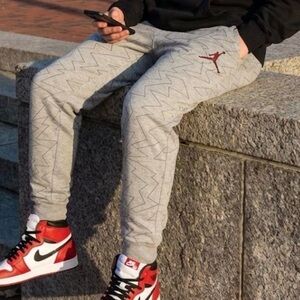 Jordan pants size L Gray Kids Bottoms with Pattern
